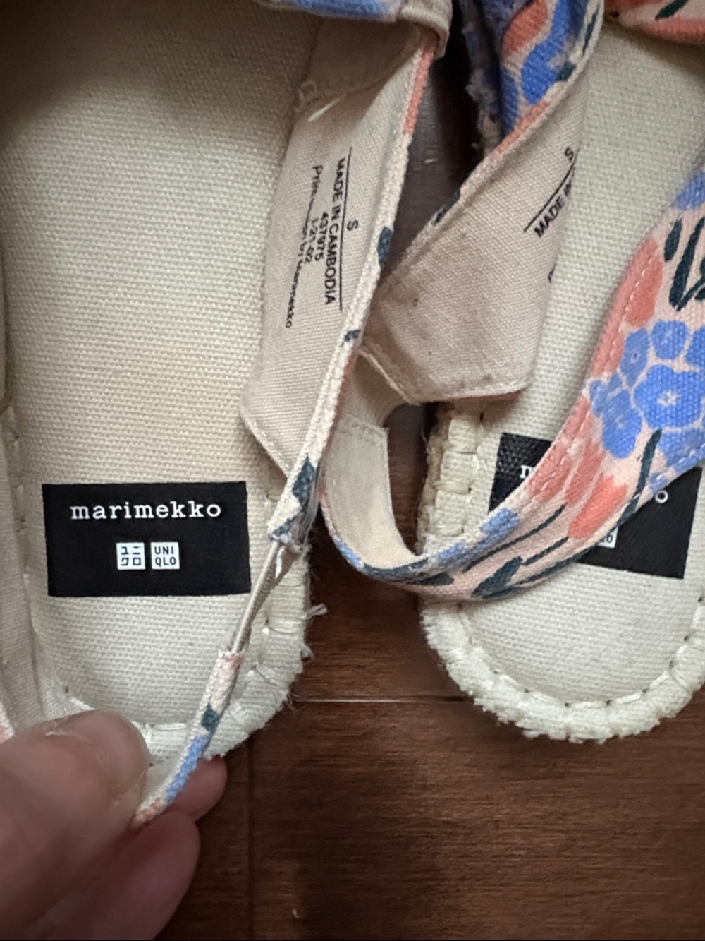 Marimekko x Uniqlo Coral and Blue Floral Canvas Slingback Sandals - Picture 2 of 4